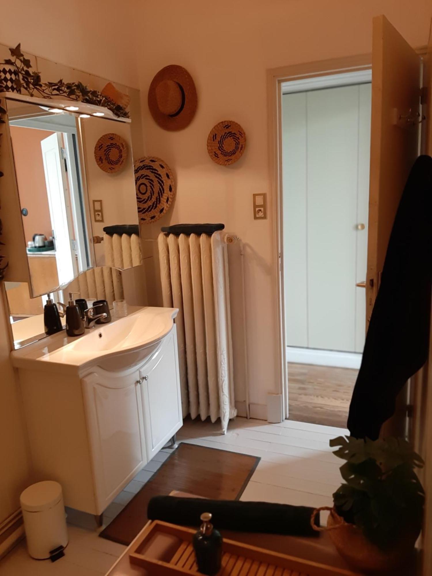 Le Repaire Hotel Montélimar Екстериор снимка