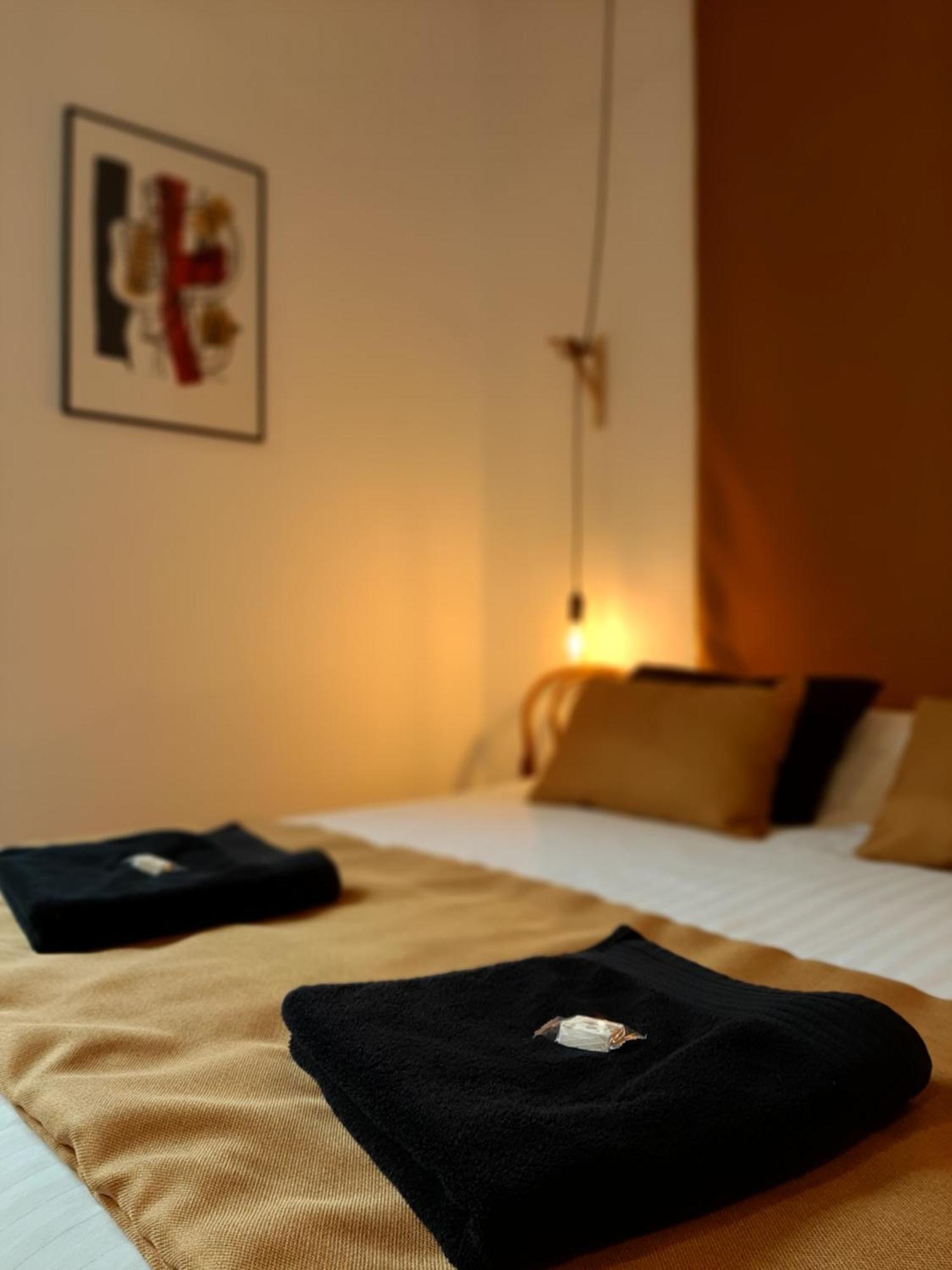 Le Repaire Hotel Montélimar Екстериор снимка